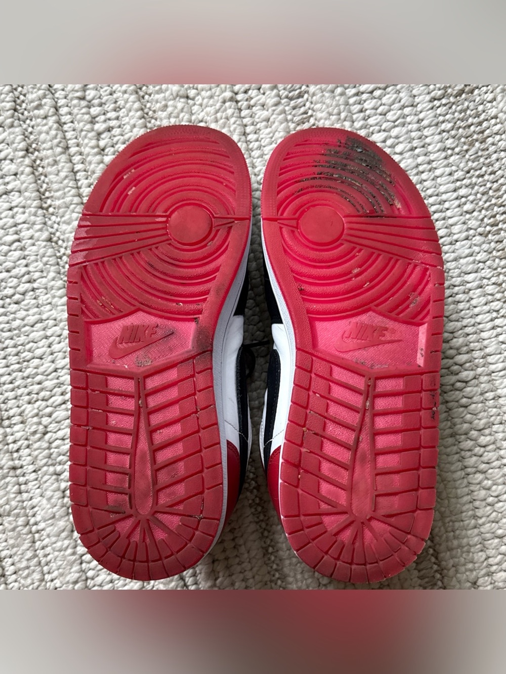 Nike Men's Sneakers Black White Red Low-Top - Picture 13 of 14